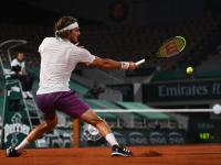 IM竞技-法网力克美网，西西帕斯统治全场