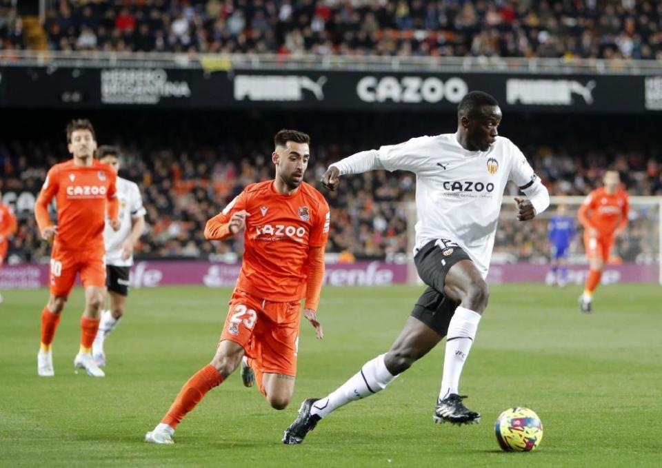 瓦伦西亚客场绝平，积分榜逐渐攀升的简单介绍