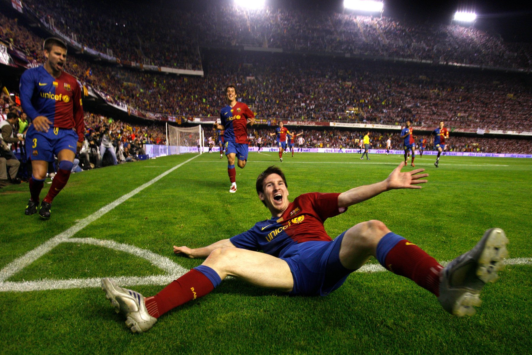 梅西在巴塞罗那队内处于危险状态