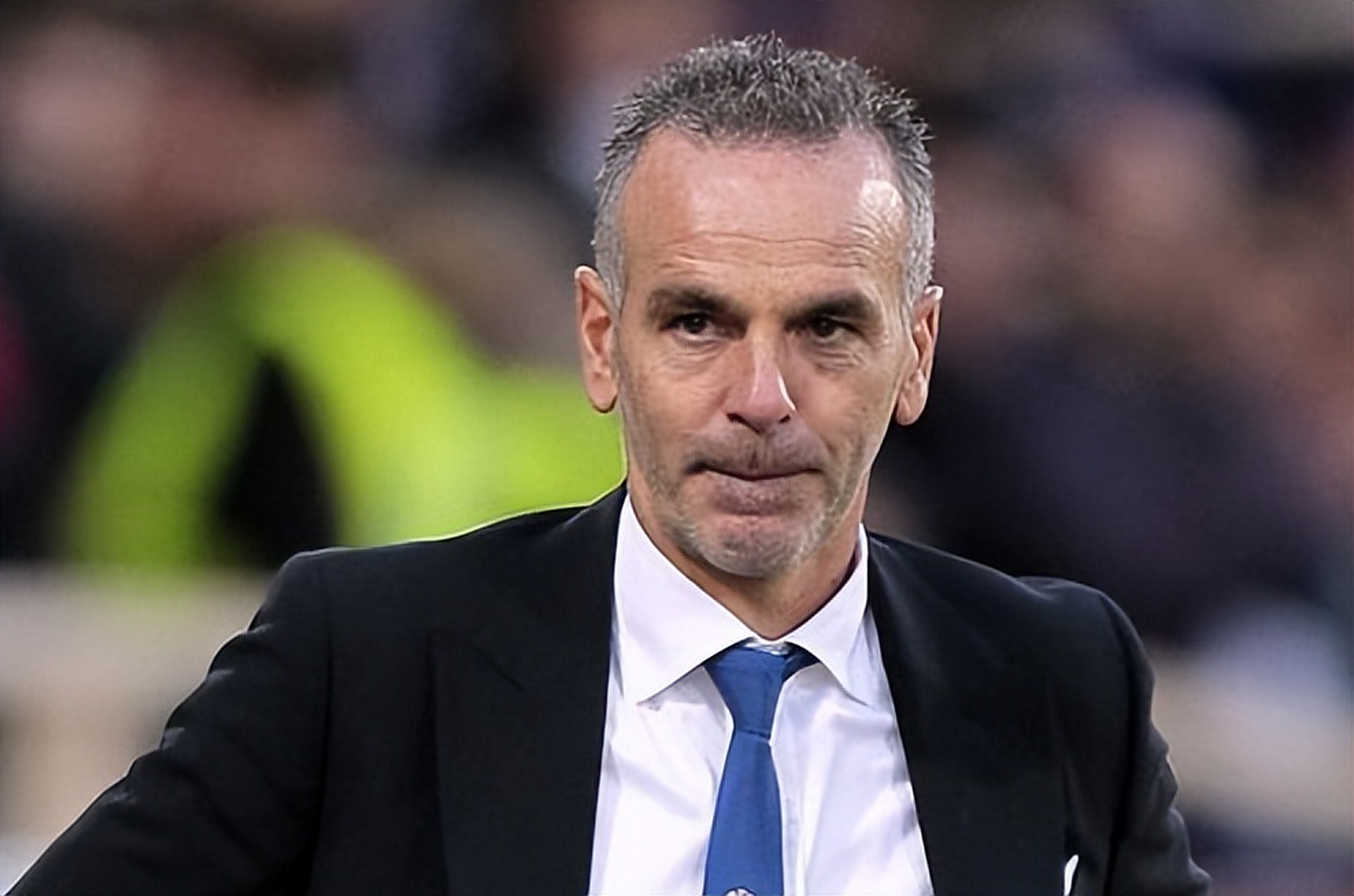 AC米兰客场险胜弗罗西诺内