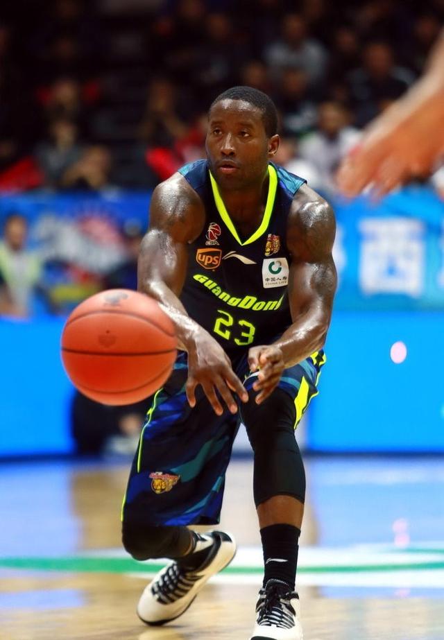 包含斯洛伐克国家队大胜对手，喜获四强名额的词条