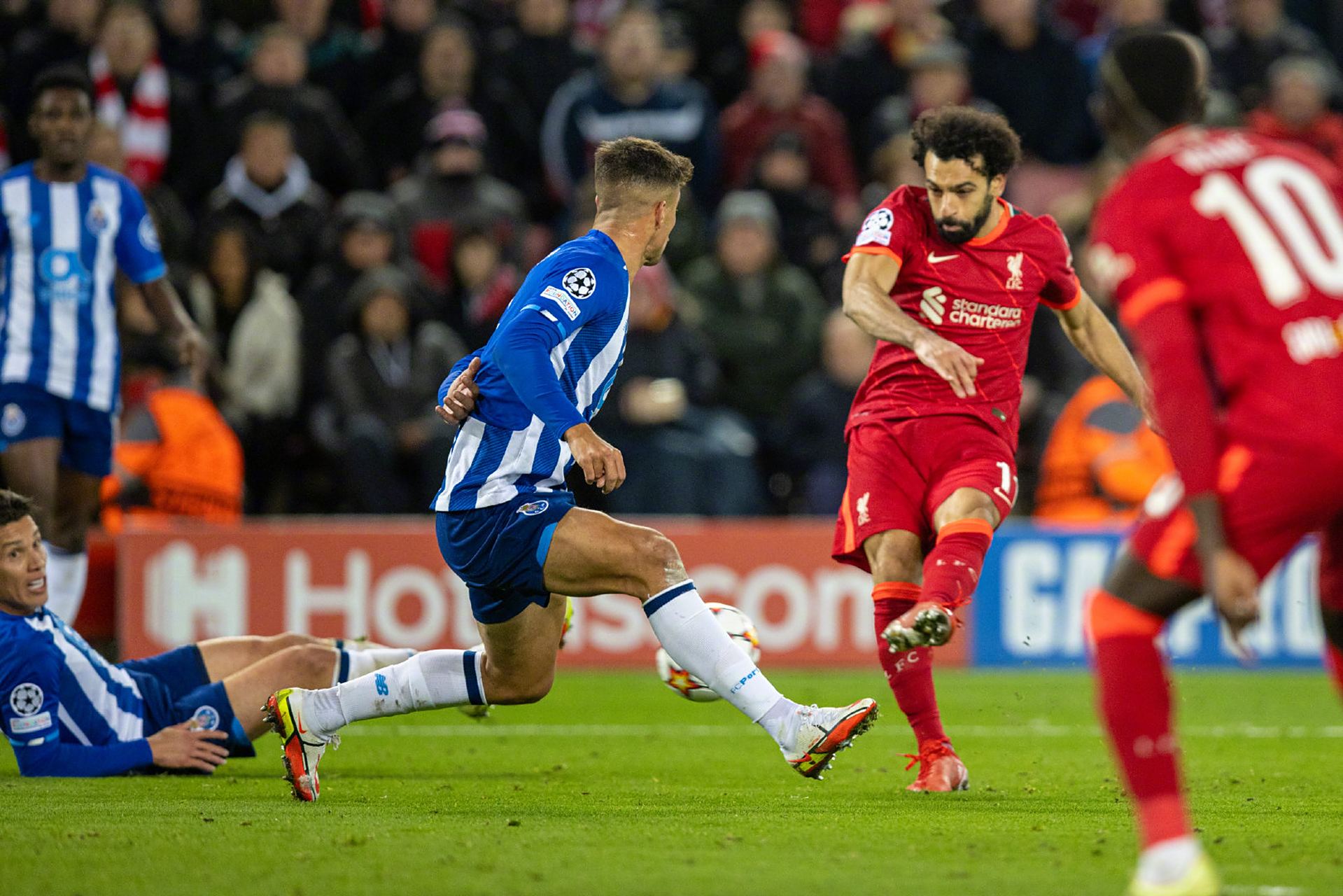 关于利物浦披露阵容，准备在对阵波尔图的比赛中取胜的信息