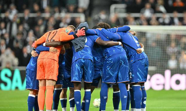 包含切尔西客场击败对手，保持不败纪录的词条