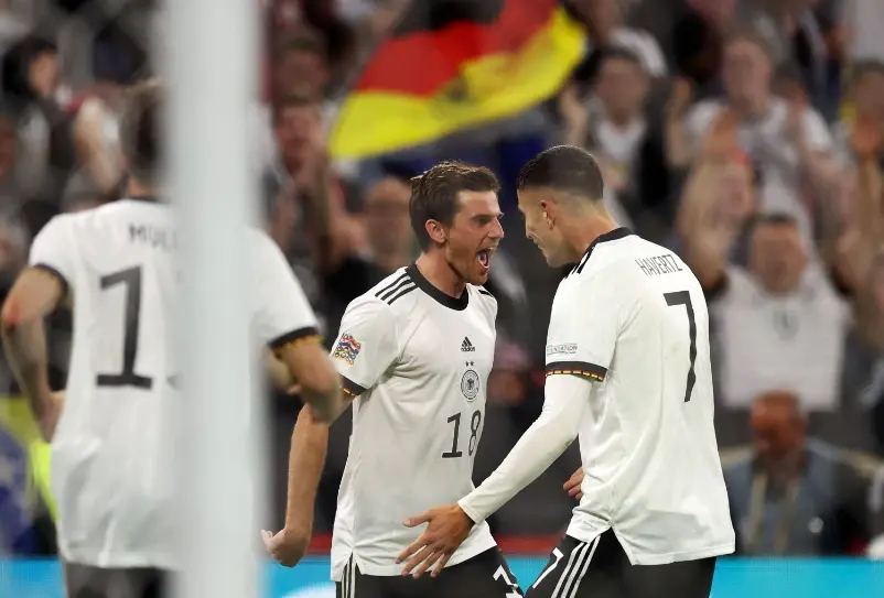 包含荷兰挑战意大利，欧洲国家联赛强强对话的词条