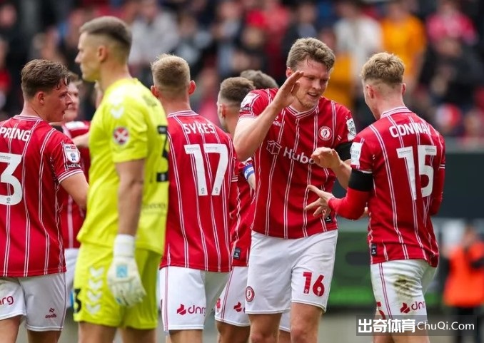 关于赫尔城客场战胜布莱克本，迈向冠军的信息