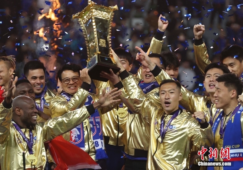 上海申花队员在国际杯赛事中表现出色