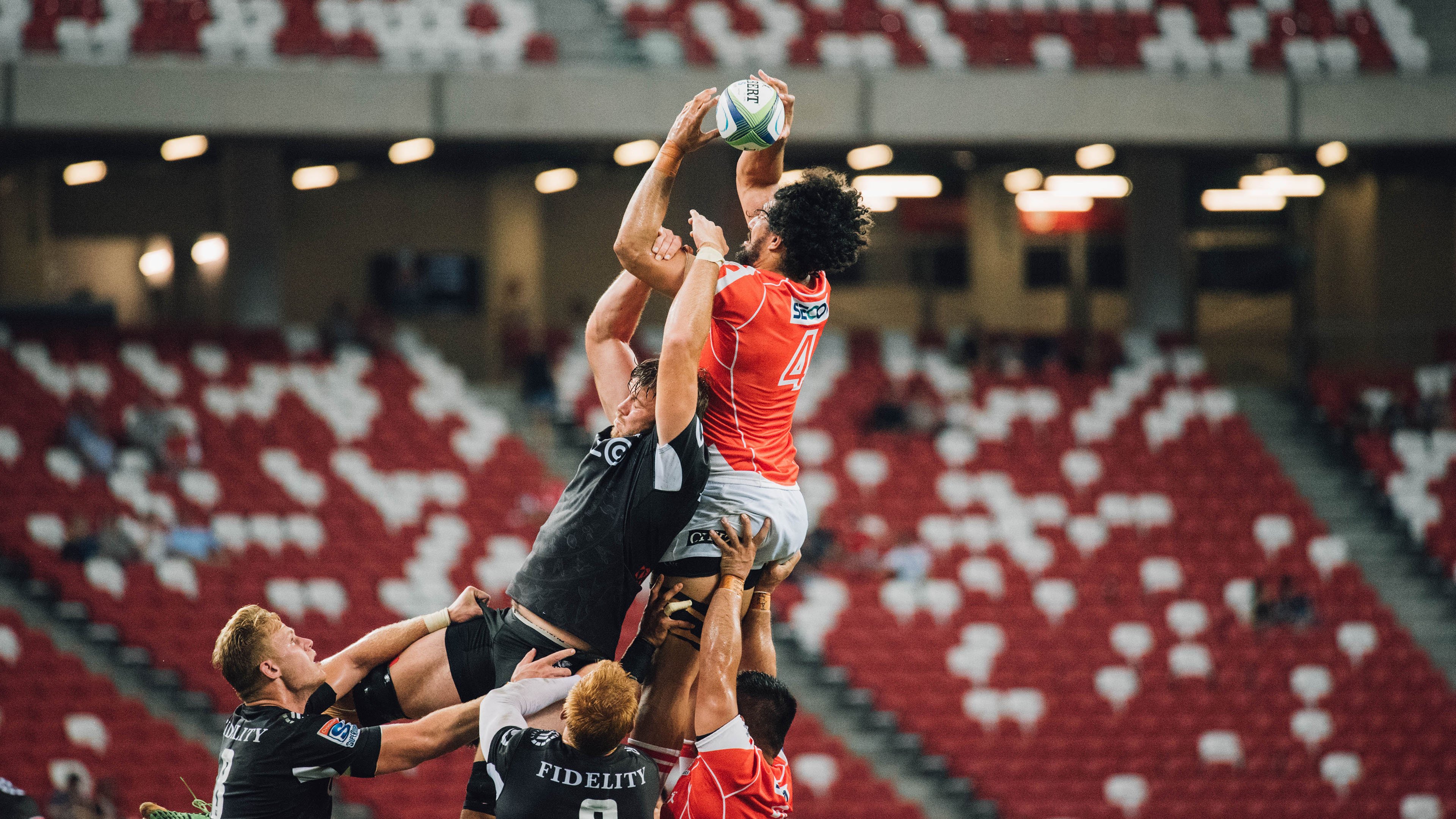 猛龙打穿北京队,詹姆斯末节接管比赛