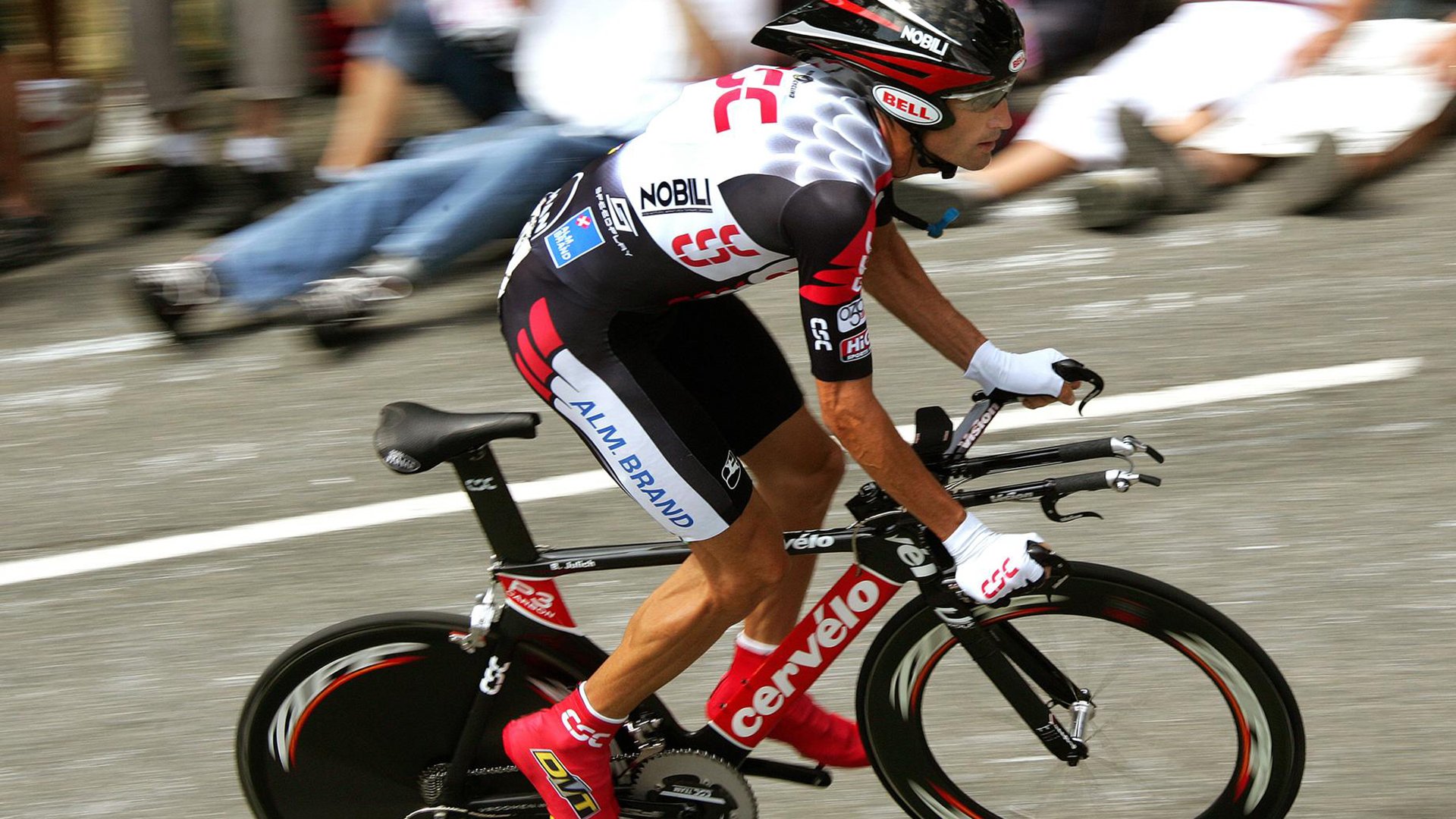 欧冠半决赛之夜，哈登压制级发挥改写比赛格局