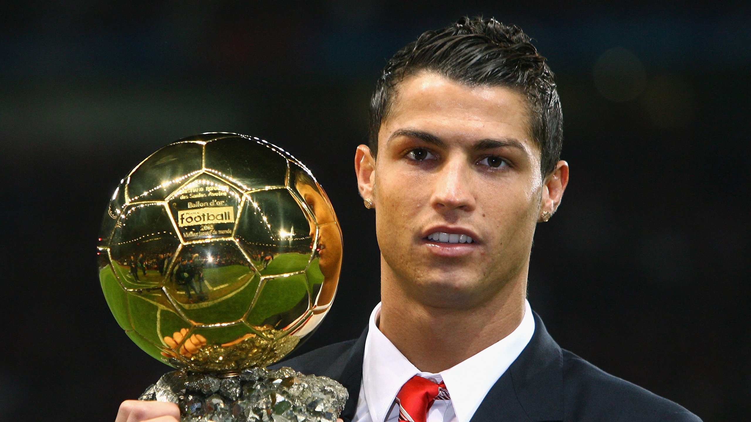 赛道风暴，法拉利横扫红牛二队，维斯塔潘点燃赛场